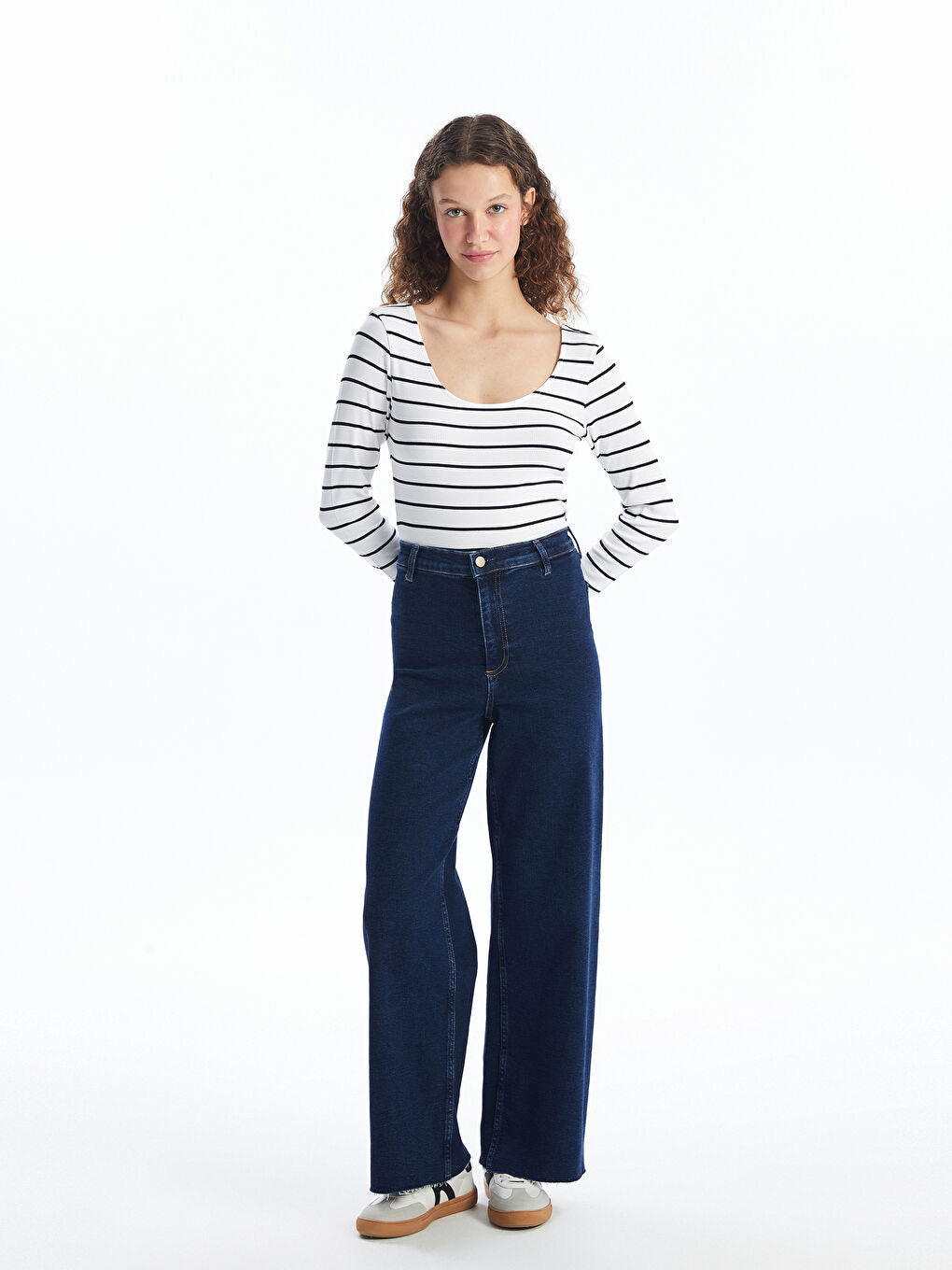 U Neck Stripe Tops | Black and White